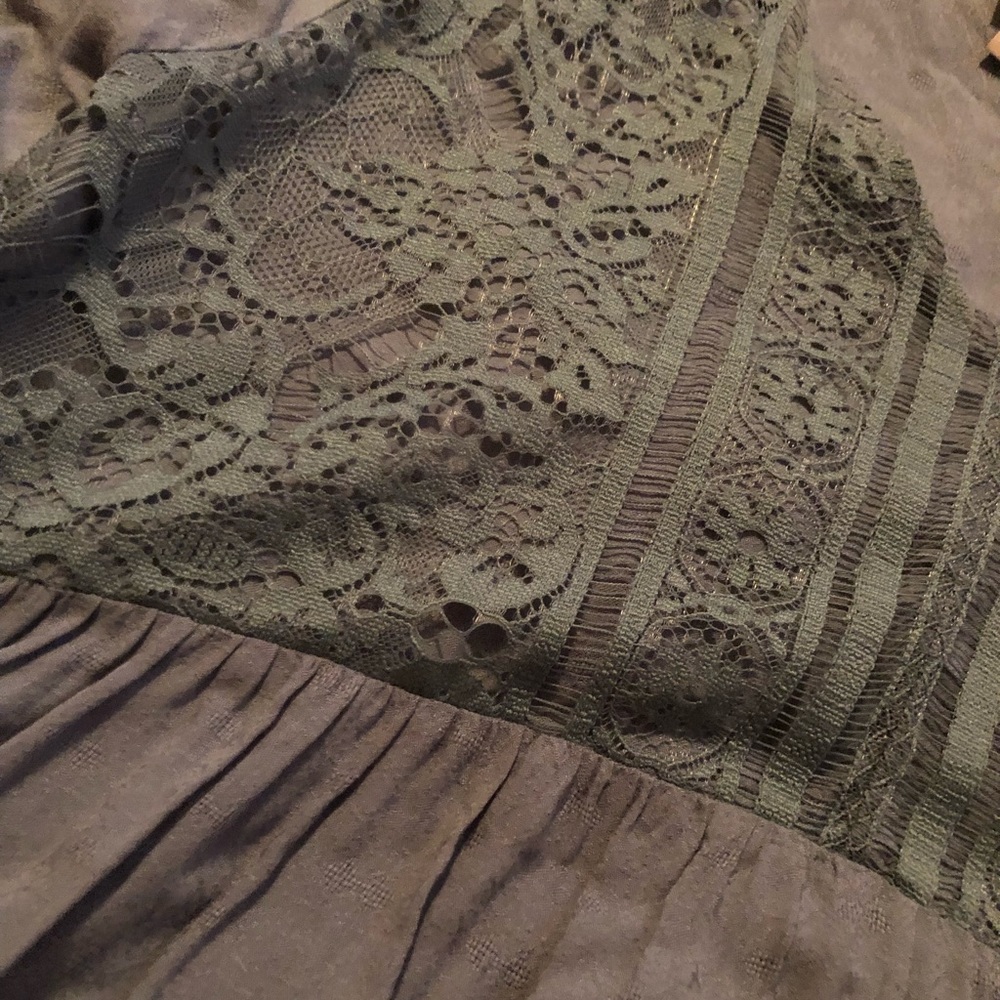 Pretty flowy tunic - Picture 2 of 3
